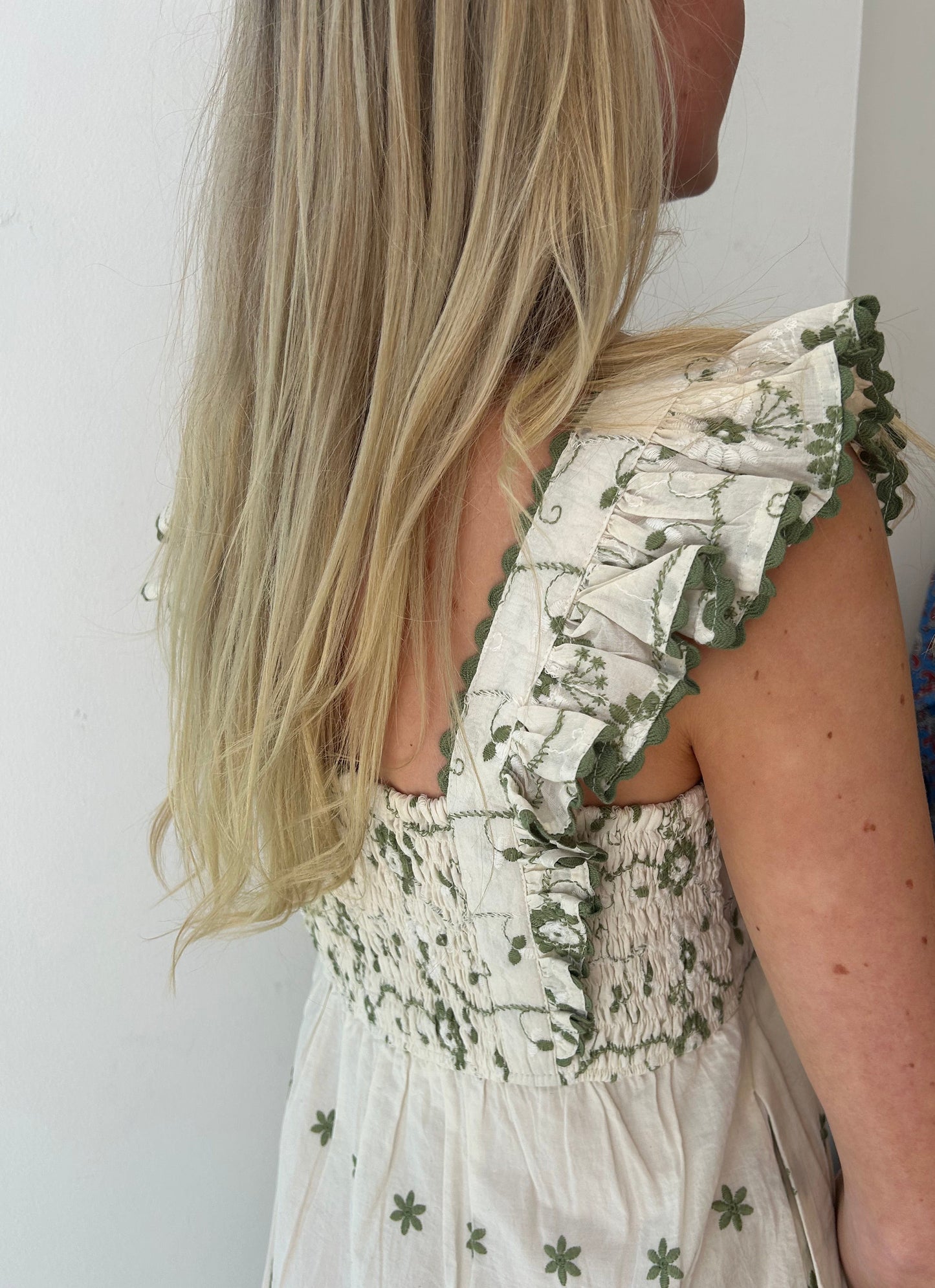 Lexy - Green Embroidered Flower