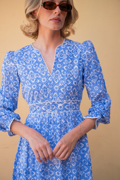 Olivia - Blue Catherine Wheel